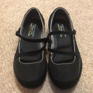 Sketchers Memory Fit black Mary Janes, sz 8